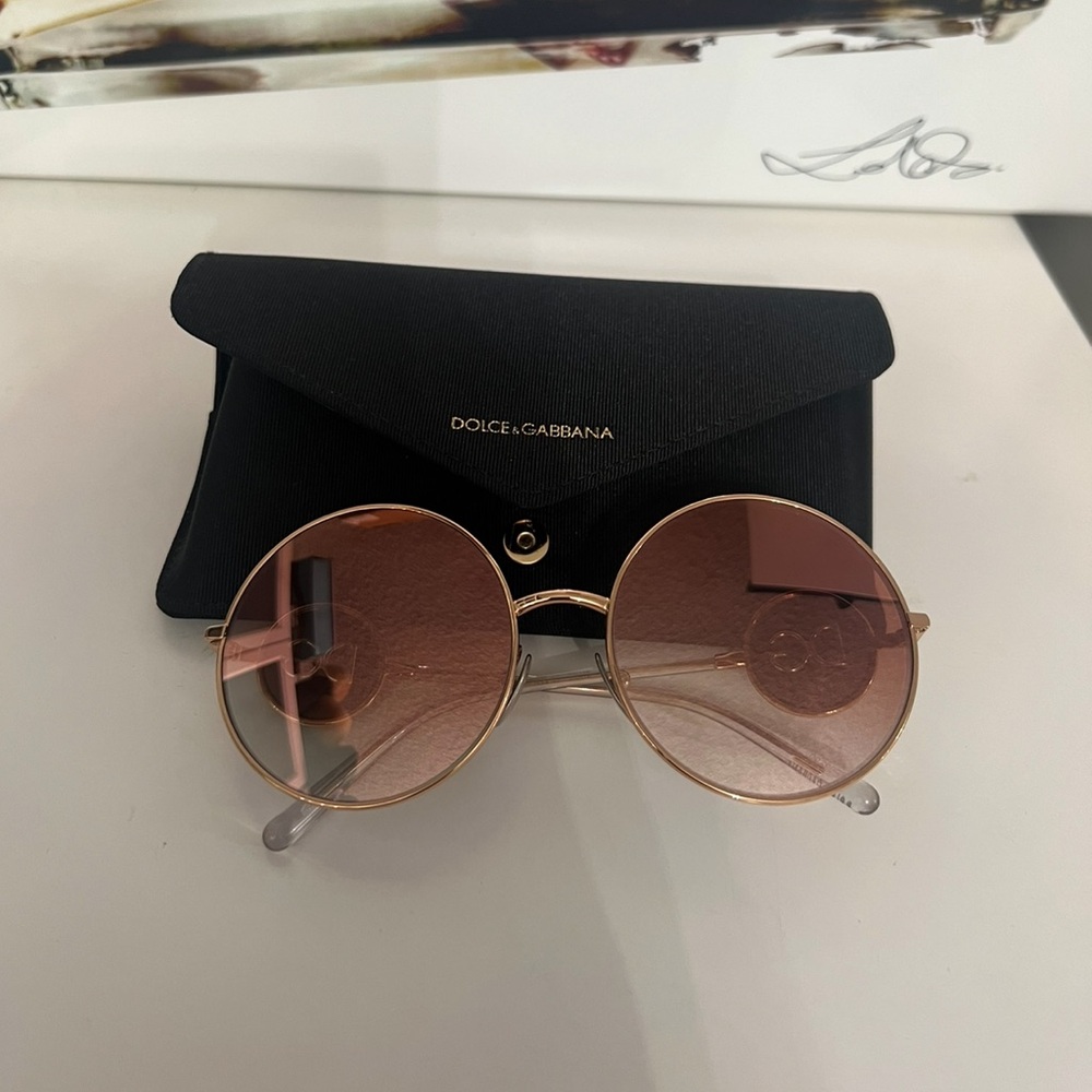 Dolce and Gabbana Authentic New rose gold sunglasses. - Picture 4 of 15